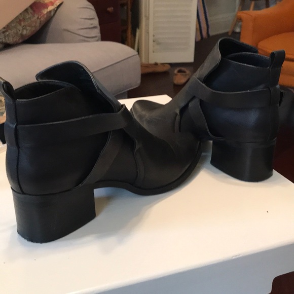 MIA 8.5 black heeled booties with buckle detail - Picture 4 of 6